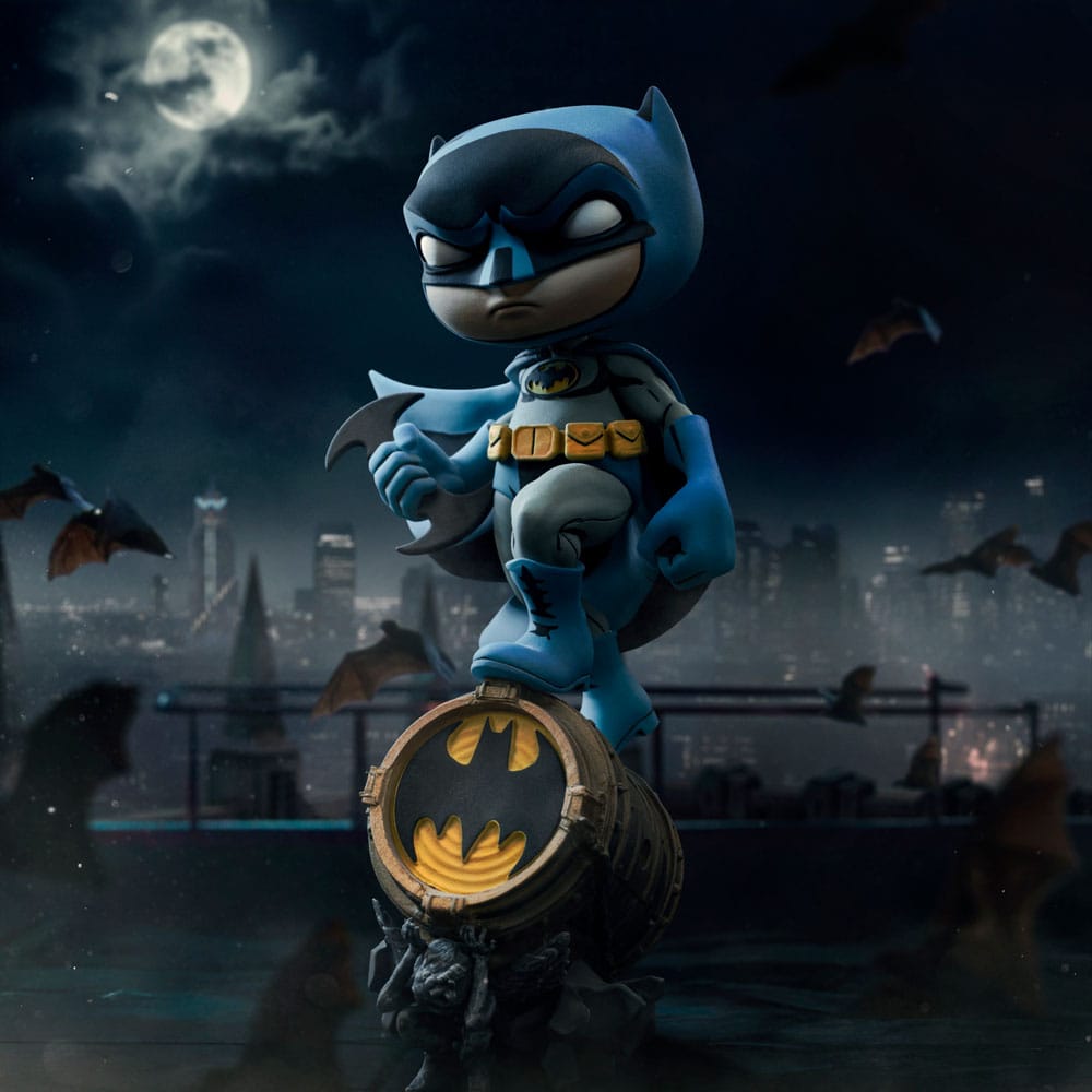 🧪 LAB | SU ORDINAZIONE Batman Mini Co. PVC Figure Batman on Bat-Signal (Blue Variant) 15 cm