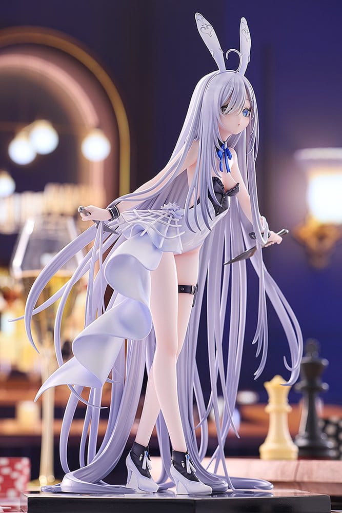 PREORDINE+ 02/2027 Playing Death Games to Put Food on the Table Wolf PVC Statue 1/7 Holo Light Novel bunny Ver. illustration by Jyuu Ayakura 23 cm