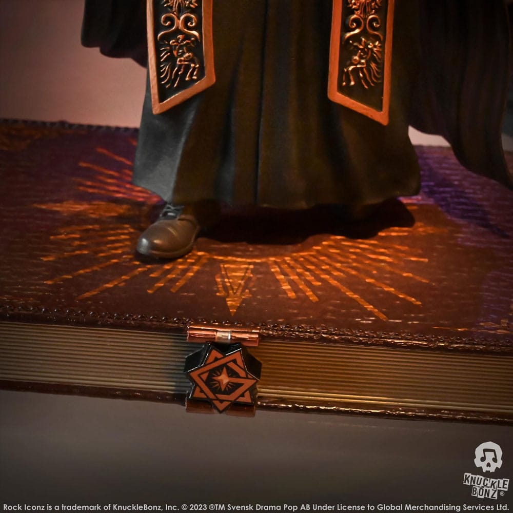 🧪 LAB | SU ORDINAZIONE Ghost Rock Iconz Statue 1/9 Papa Emeritus IV (Black Robes) 22 cm
