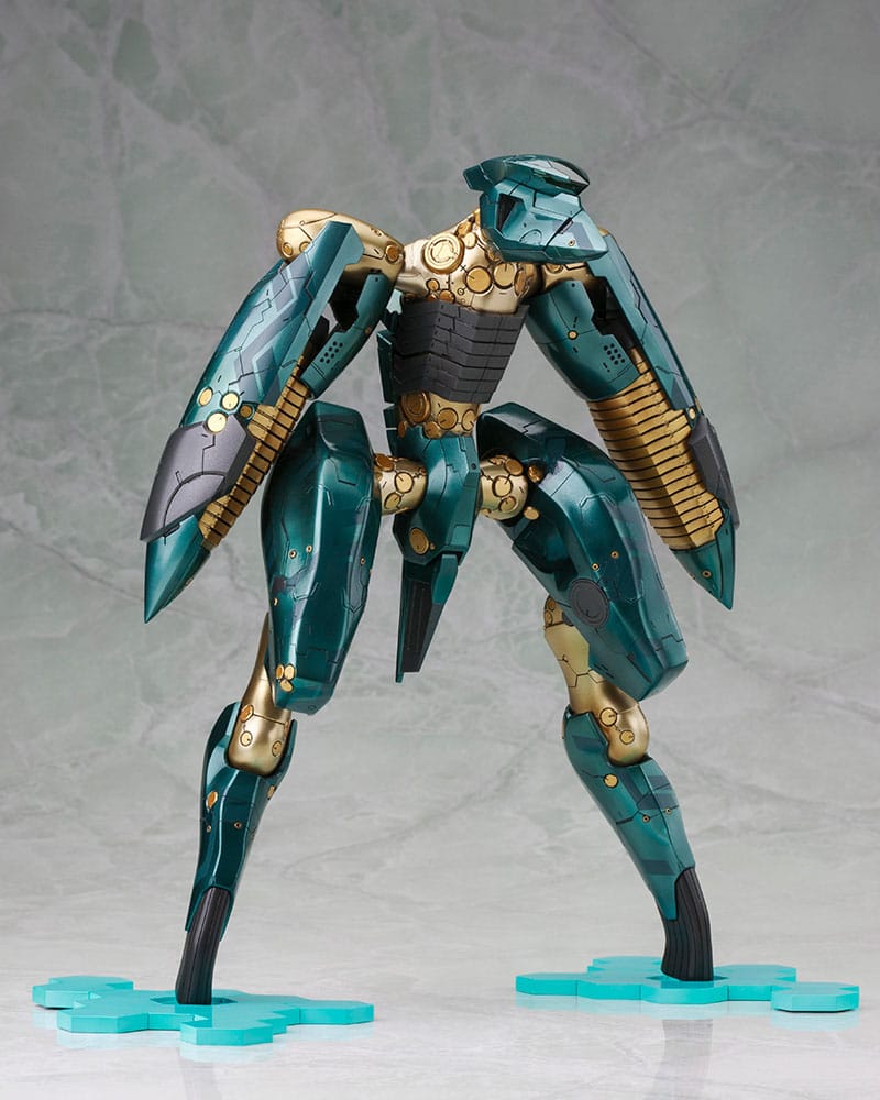 PREORDINE+ 04/2026 Metal Gear Solid 4 Plastic Model Kit 1/100 Metal Gear Ray 21 cm