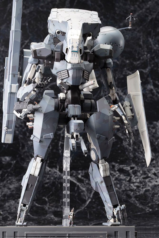 PREORDINE ESAURITO Metal Gear Solid V Plastic Model Kit 1/100 Metal Gear Sahelanthropus 36 cm