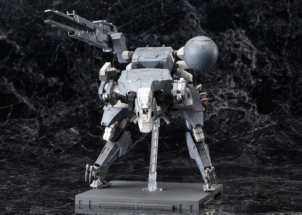 PREORDINE ESAURITO Metal Gear Solid V Plastic Model Kit 1/100 Metal Gear Sahelanthropus 36 cm