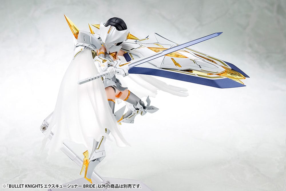 PREORDINE ESAURITO Megami Device Plastic Model Kit 1/1 Bullet Knights Executioner Bride 19 cm