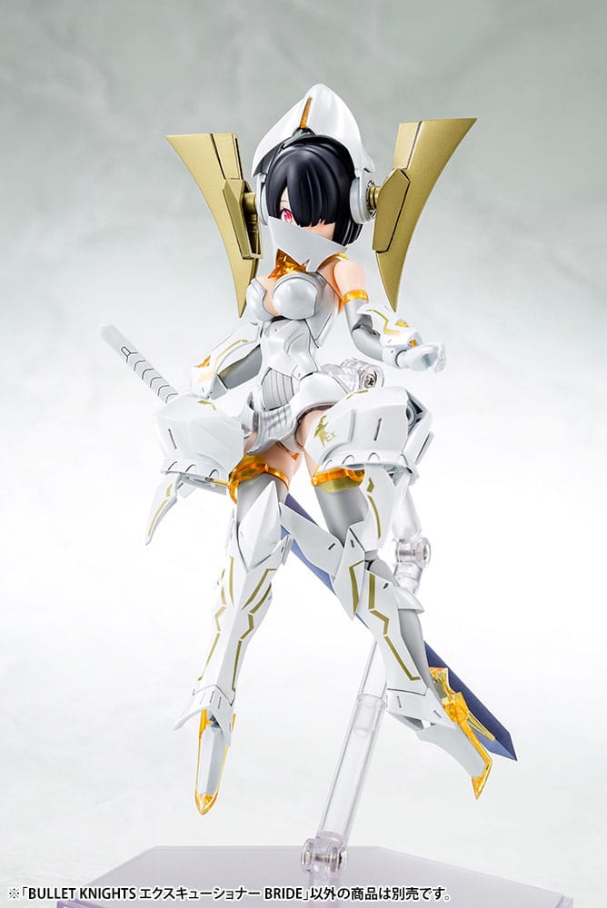 PREORDINE ESAURITO Megami Device Plastic Model Kit 1/1 Bullet Knights Executioner Bride 19 cm