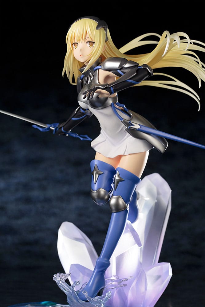 PREORDINE+ 11/2025 Sword Oratoria: Is it Wrong to Try to Pick Up Girls in a Dungeon? On the Side PVC Statue 1/7 Ais Wallenstein 24 cm