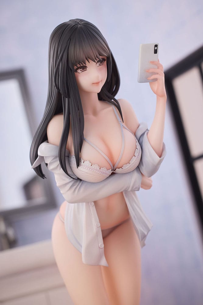 PREORDINE 08/2025 Original Character Statue 1/6 Apocrypha Selfie Girl Illustration by hitomio16 Deluxe Edition 32 cm  (PREORDINE NON CANCELLABILE)