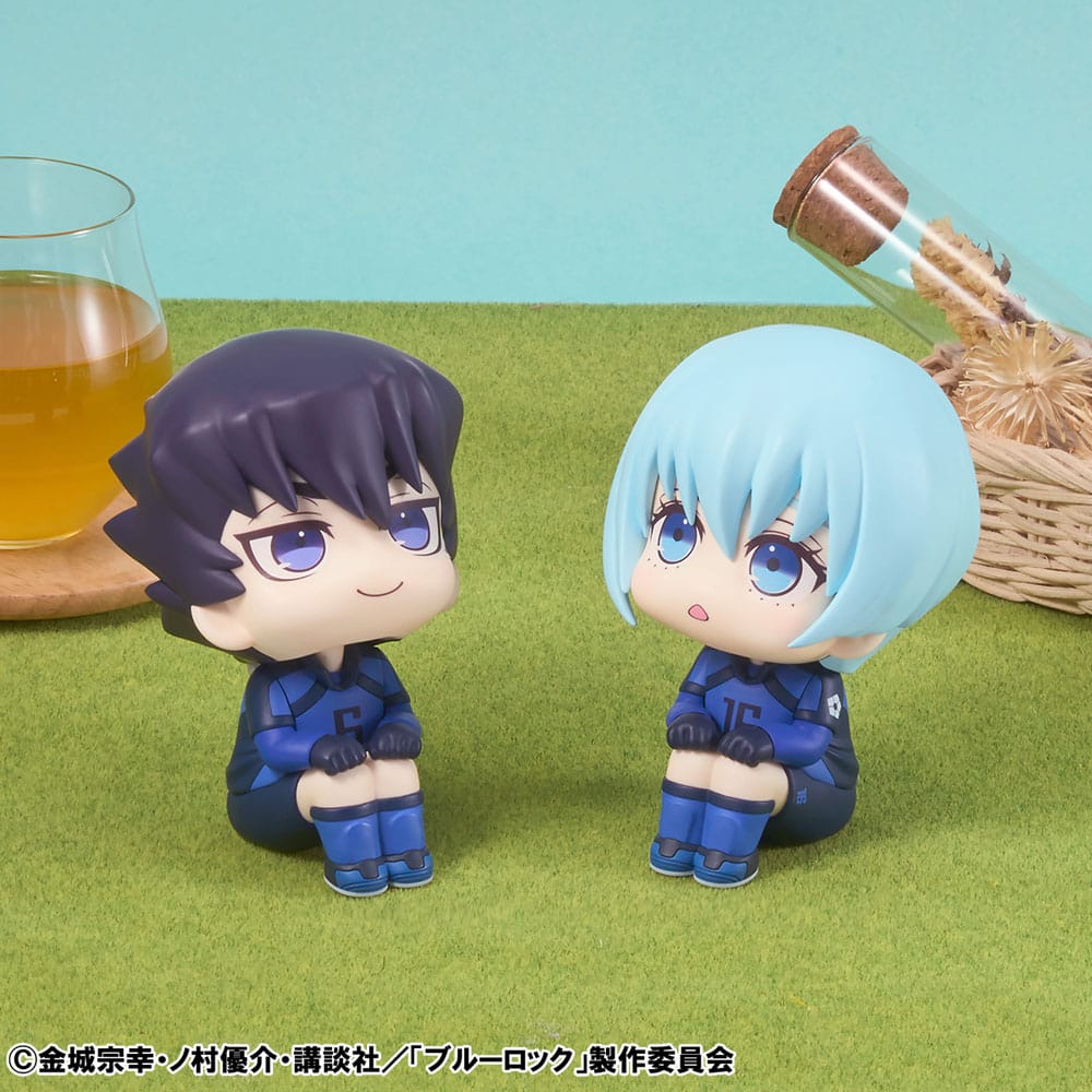 PREORDINE CHIUSO 12/2025 Blue Lock Look Up PVC Statue Tabito Karasu & Yo Hiori Set (with gift) 11 cm (PREORDINE NON CANCELLABILE)