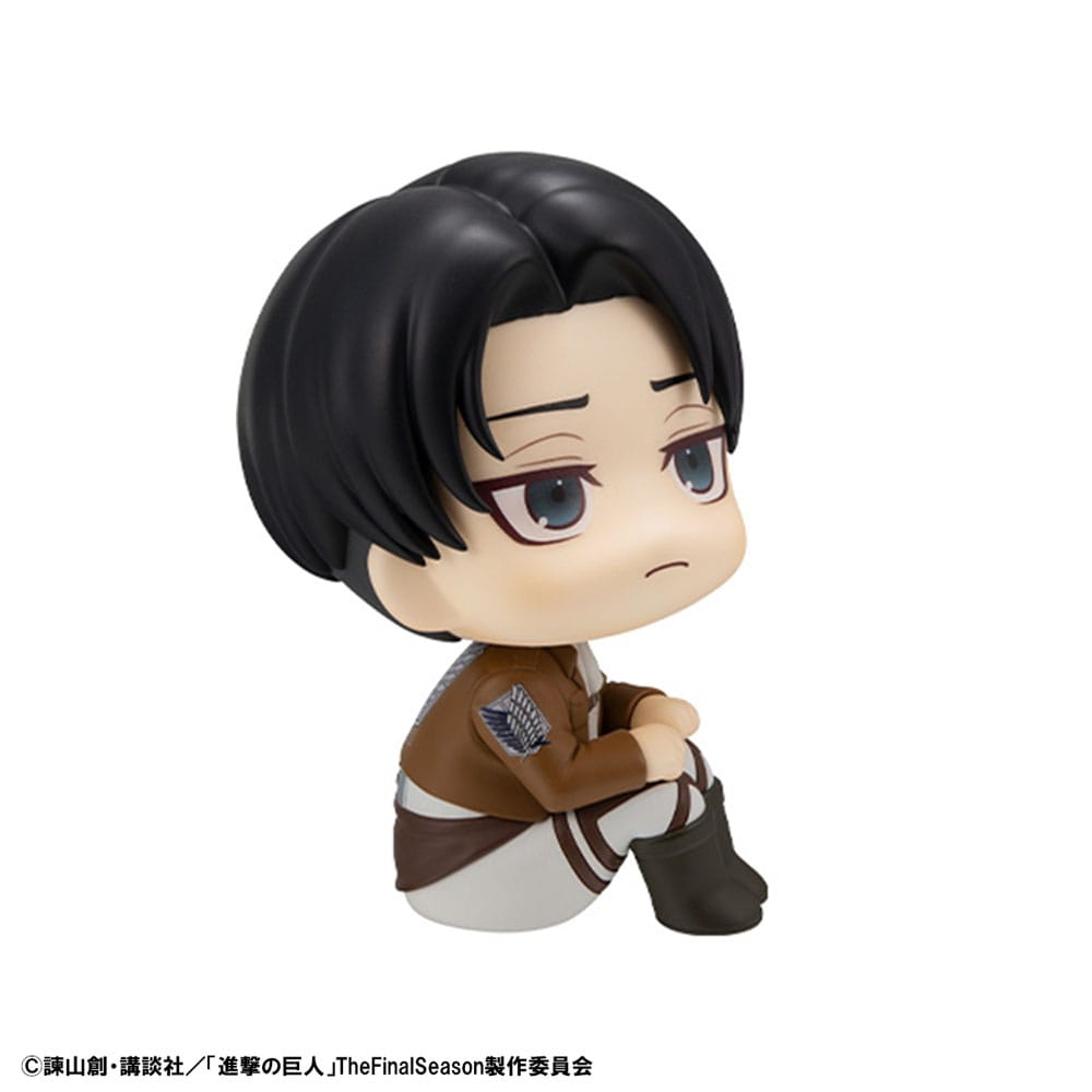 PREORDINE+ 03/2026 Attack on Titan Look Up PVC Statue Levi 11 cm