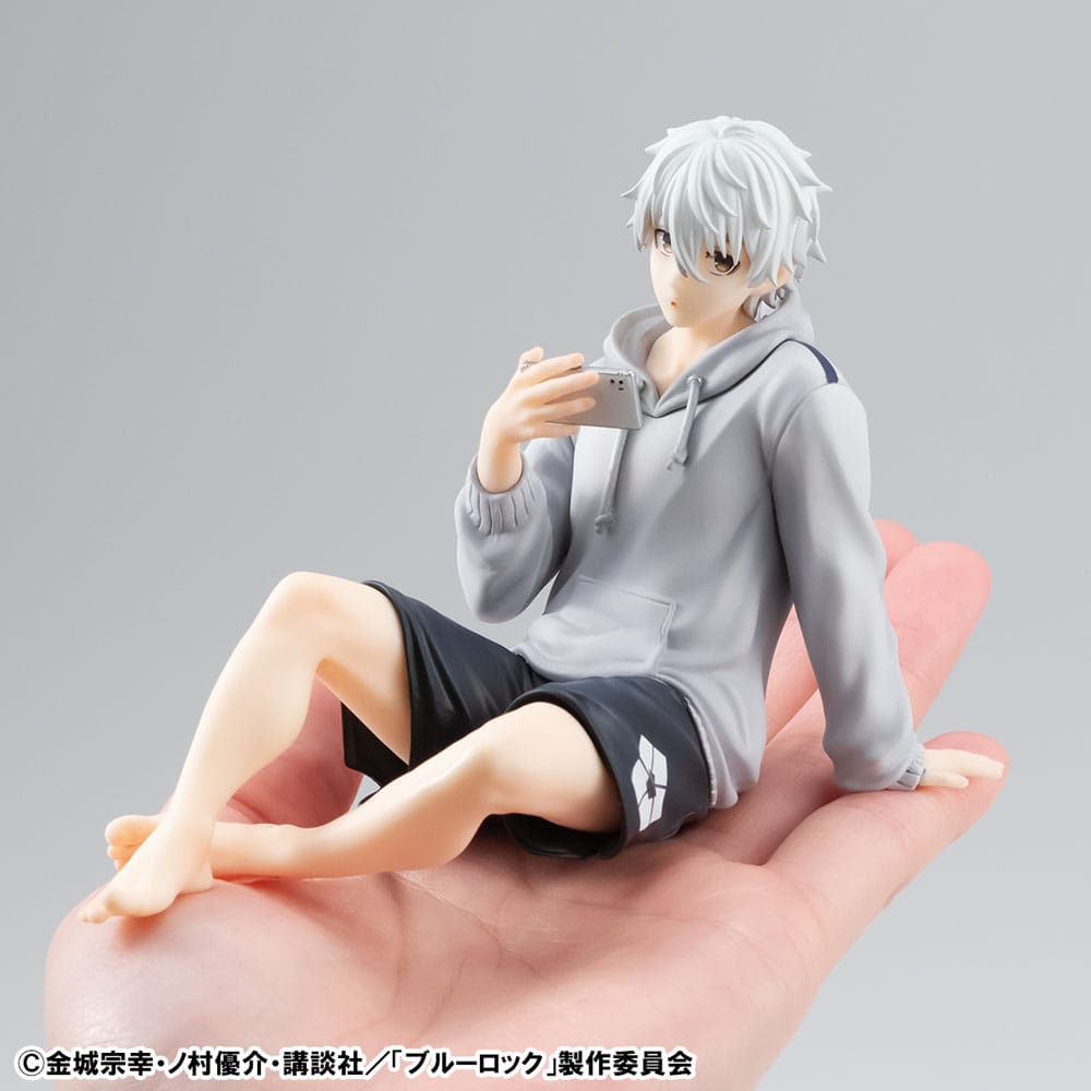 PREORDINE+ 02/2026 Blue Lock G.E.M. Series PVC Statue Seishiro Nagi Repaint Ver. Palm Size 9 cm
