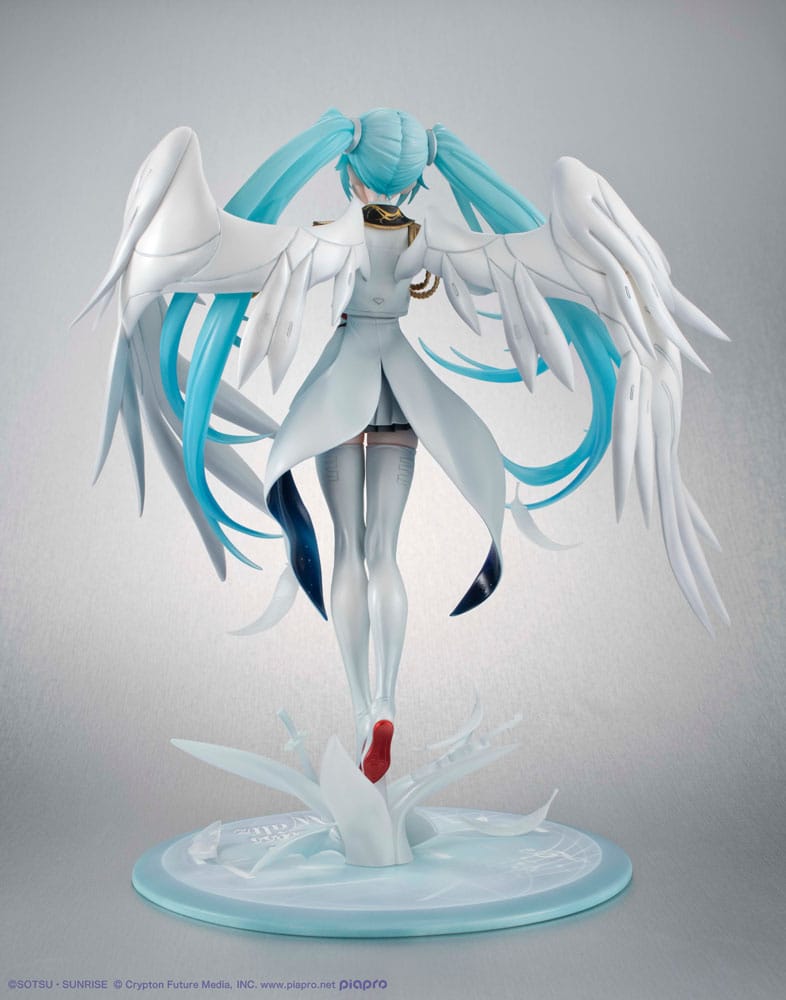 SU ORDINAZIONE Mobile Suit Gundam x Hatsune Miku Lucrea PVC Statue Hatsune Miku x Wing Gundam Zero EW 45th Anniversary 27 cm        