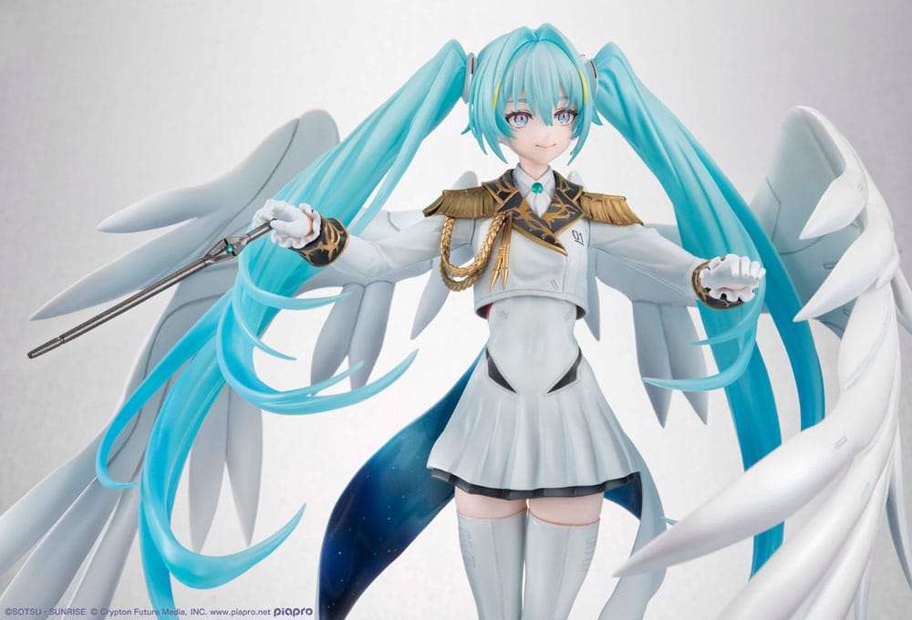 SU ORDINAZIONE Mobile Suit Gundam x Hatsune Miku Lucrea PVC Statue Hatsune Miku x Wing Gundam Zero EW 45th Anniversary 27 cm        
