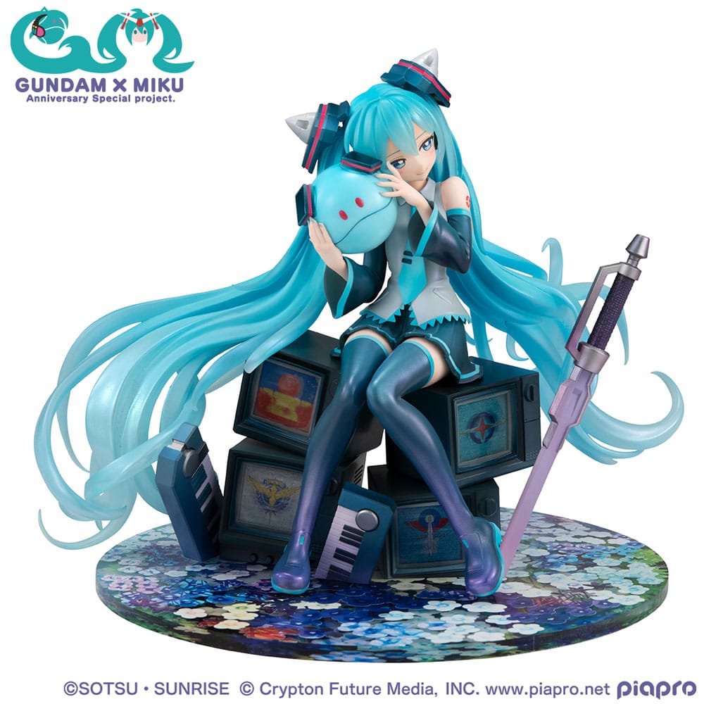 PREORDINE+ 12/2026 (NON CANCELLABILE) Mobile Suit Gundam x Hatsune Miku Lucrea PVC Statue Hatsune Miku x OO Gundam 45th Anniversary 17 cm