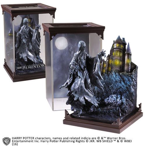 SU ORDINAZIONE Harry Potter Magical Creatures Diorama Dementor 19 cm
