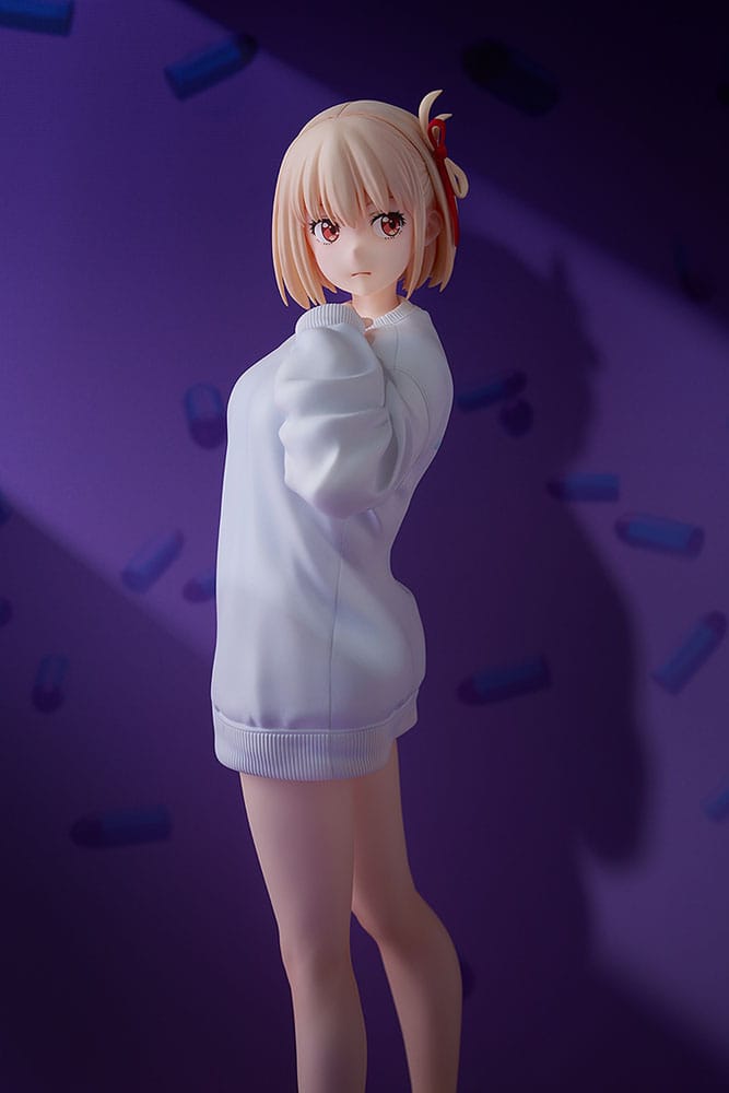 PREORDINE+ 05/2026 Lycoris Recoil PVC Statue 1/7 Chisato Nishikigi: Oversized Sweatshirt Ver. 25 cm