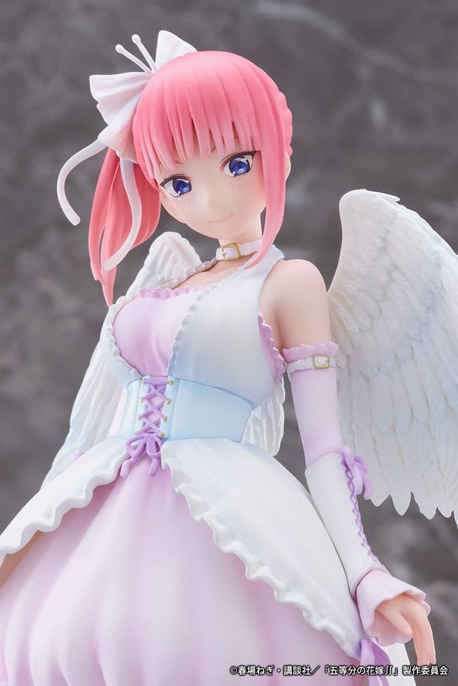 PREORDINE+ CHIUSO 02/2025 The Quintessential Quintuplets Nakano Nino Angel Ver. 26 cm Statue 1/7