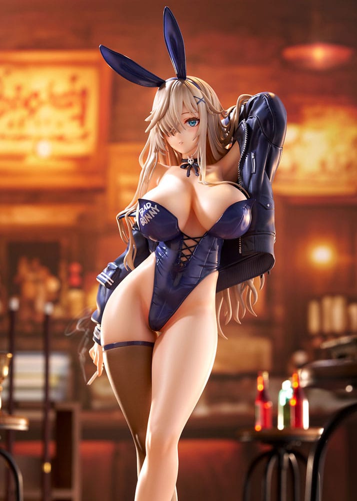 PREORDINE 05/2026 Original Character PVC Statue 1/7 Bad Bunny Illustration by Mataro 27 cm (18+) (PREORDINE NON CANCELLABILE)