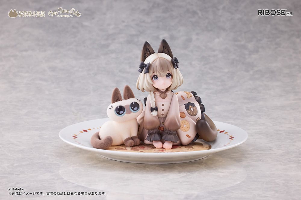 PREORDINE+ CHIUSO 03/2026 Decorated Life Collection PVC Statue Tea Time Cats x Siamese Cat Azuki-san Friendship Collaboration Exclusive Set 18 cm (PREORDINE NON CANCELLABILE)