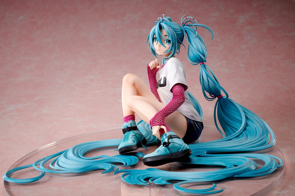 PREORDINE 07/2025 Hatsune Miku Statue 1/4 Yoneyama Mai The Latest Street Style "Cute" 17 cm (PREORDINE NON CANCELLABILE)