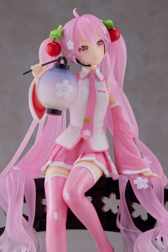 PREORDINE ESAURITO Hatsune Miku AMP PVC Statue Statue Sakura Miku Lantern Ver. Reissue 20 cm (H)