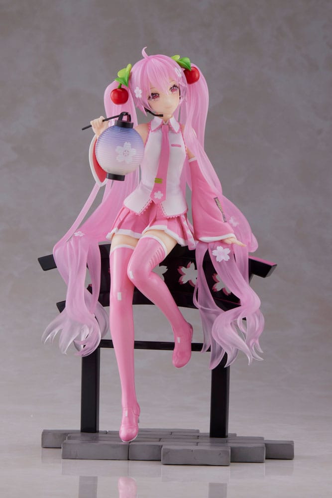 PREORDINE ESAURITO Hatsune Miku AMP PVC Statue Statue Sakura Miku Lantern Ver. Reissue 20 cm (H)
