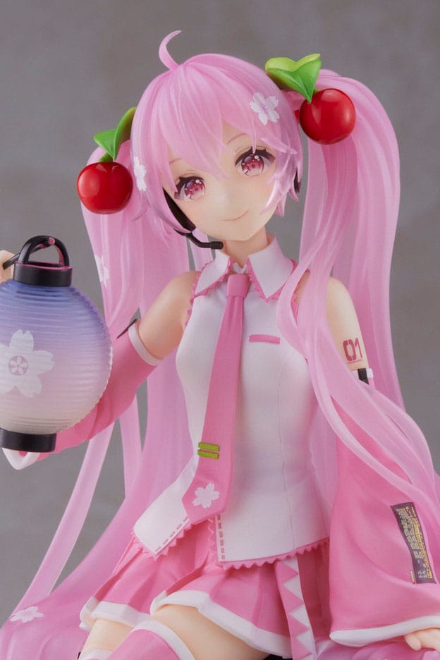 PREORDINE ESAURITO Hatsune Miku AMP PVC Statue Statue Sakura Miku Lantern Ver. Reissue 20 cm (H)