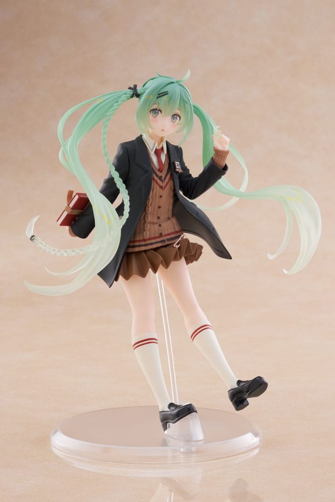 PREORDINE+ 10/2025 Hatsune Miku PVC Statue Hatsune Miku Fashion Preppy Ver. 18 cm