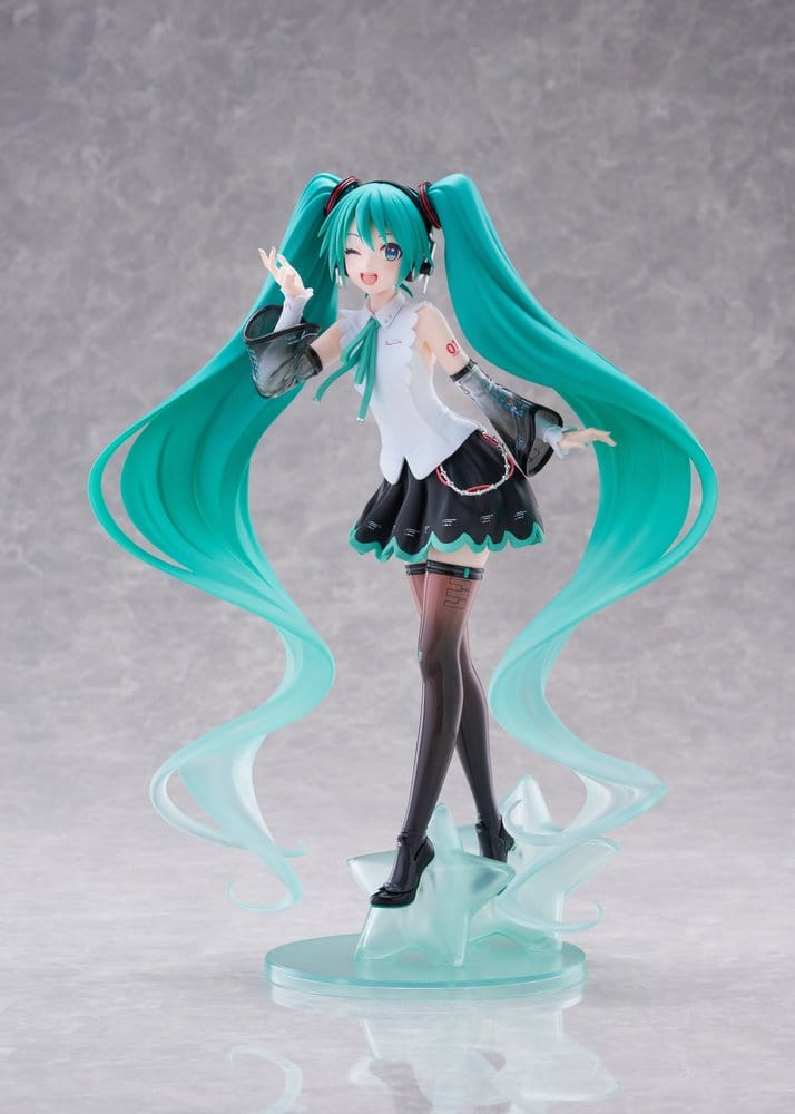 PREORDINE+ 12/2026 Hatsune Miku T-Most PVC Figure NT Ver. 29 cm