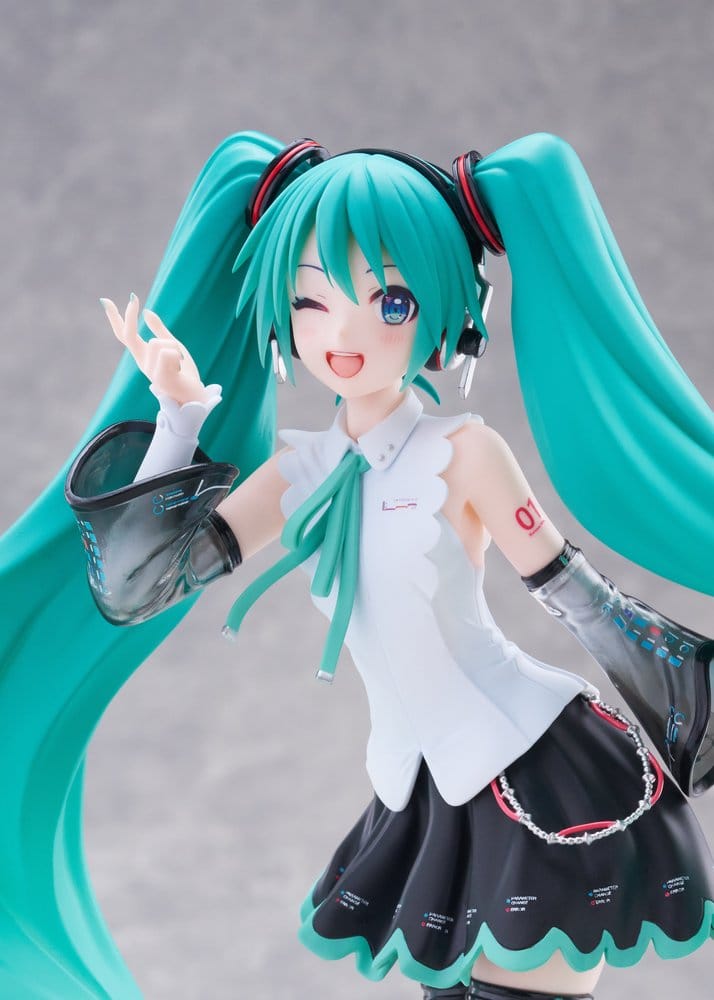 PREORDINE+ 12/2026 Hatsune Miku T-Most PVC Figure NT Ver. 29 cm