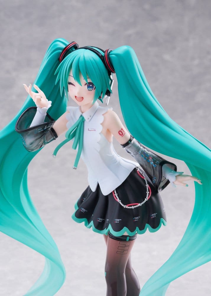 PREORDINE+ 12/2026 Hatsune Miku T-Most PVC Figure NT Ver. 29 cm