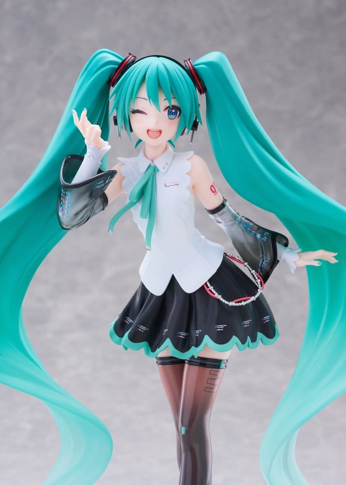 PREORDINE+ 12/2026 Hatsune Miku T-Most PVC Figure NT Ver. 29 cm