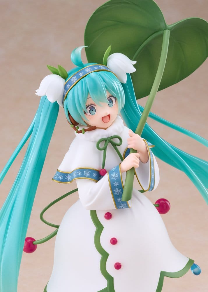 PREORDINE+ 02/2027 Hatsune Miku AMP+ PVC Figure Snow Miku All Stars 2015 Ver. 22 cm