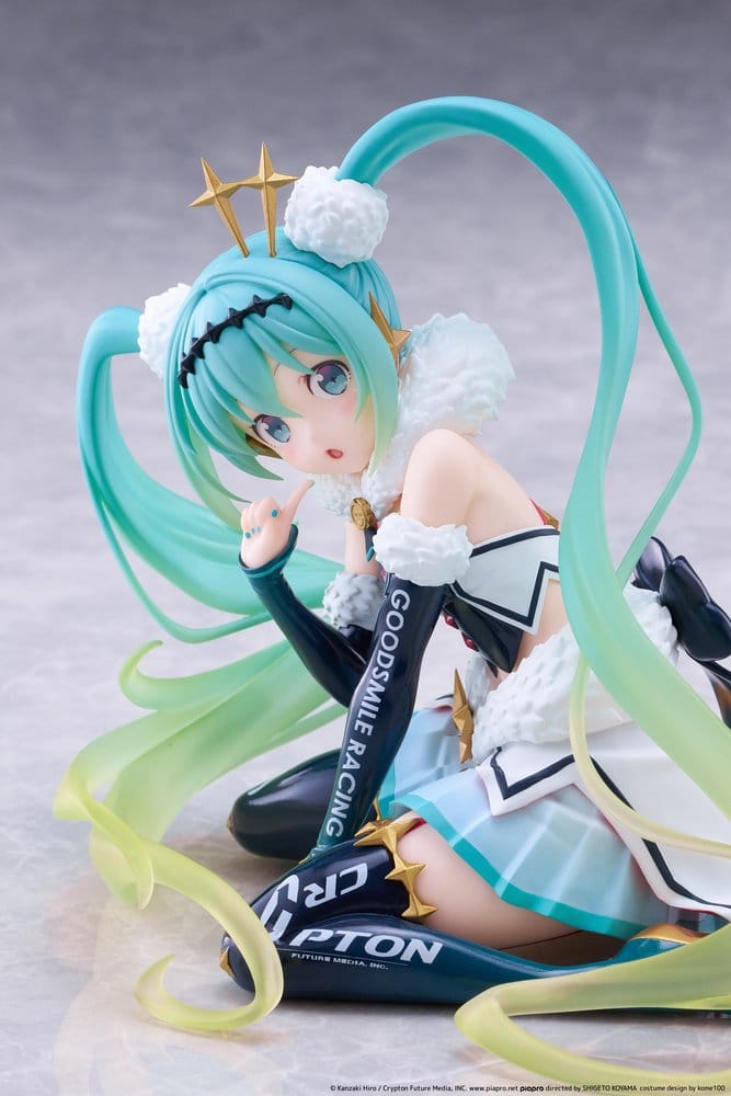 PREORDINE+ 03/2027 Hatsune Miku Taito Kuji PVC Figure Racing Miku 2018 Ver. Round 8 13 cm