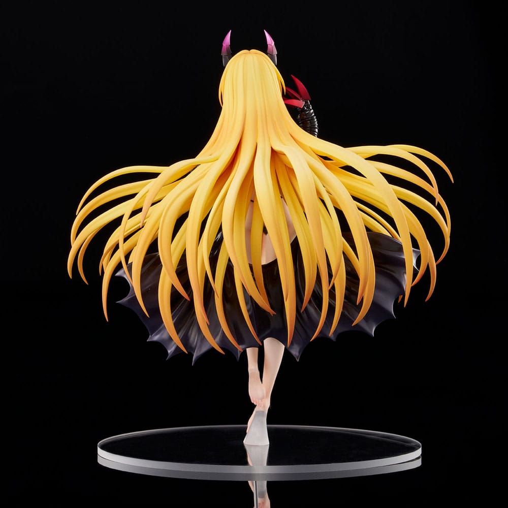 PREORDINE+ 01/2026 To Love-Ru Darkness PVC Statue 1/6 Golden Darkness Darkness Ver. 30 cm