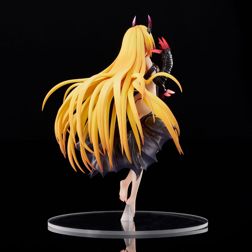PREORDINE+ 01/2026 To Love-Ru Darkness PVC Statue 1/6 Golden Darkness Darkness Ver. 30 cm