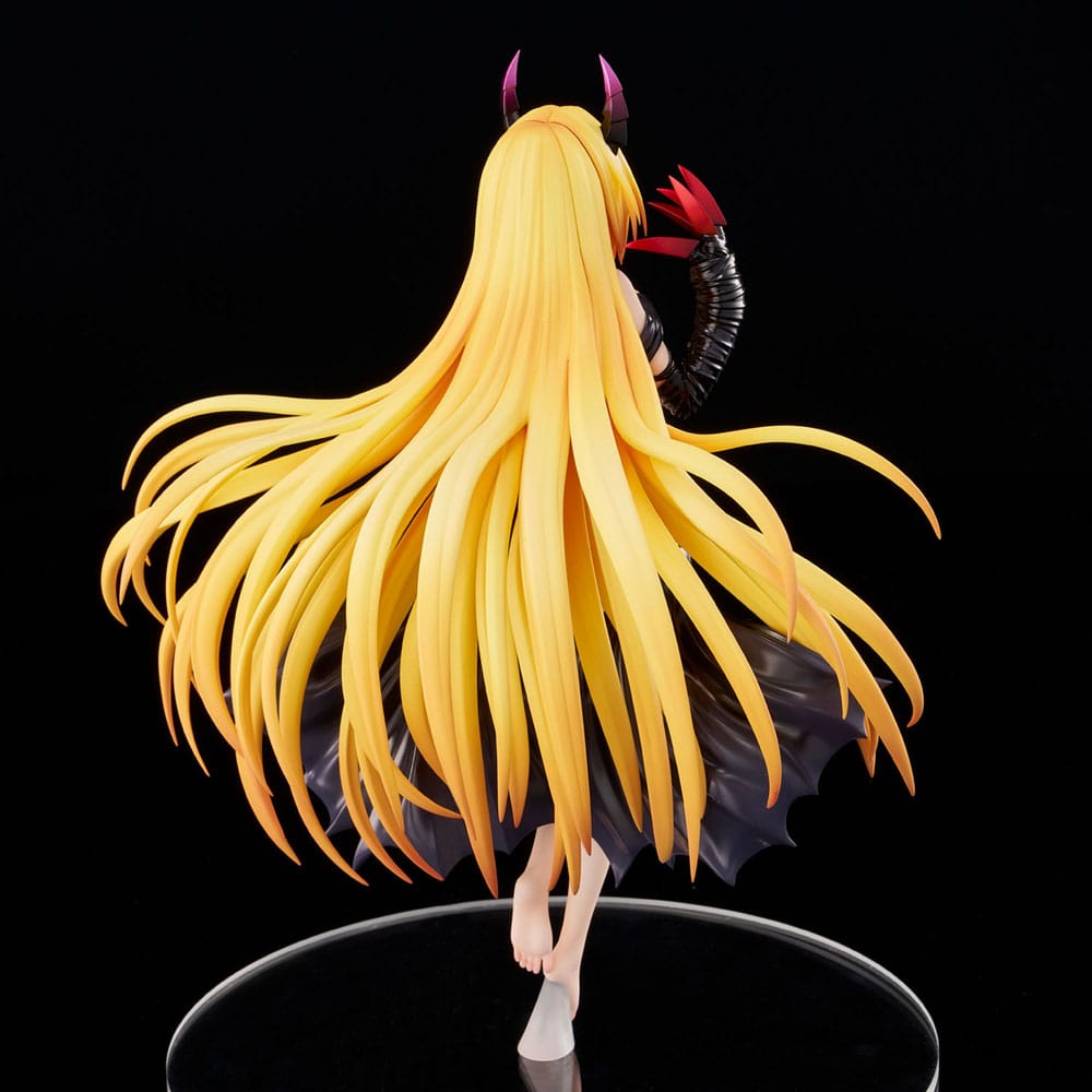 PREORDINE+ 01/2026 To Love-Ru Darkness PVC Statue 1/6 Golden Darkness Darkness Ver. 30 cm