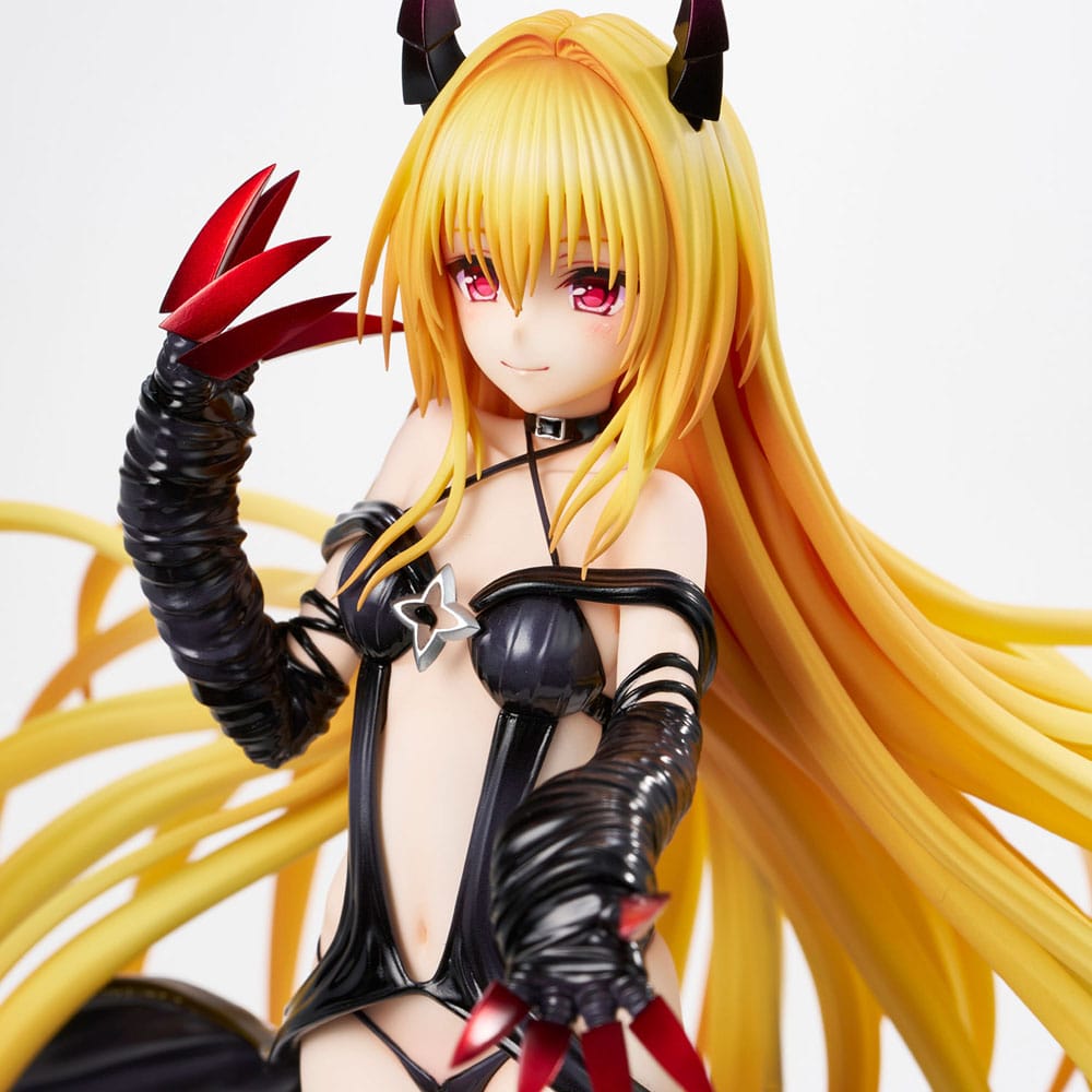 PREORDINE+ 01/2026 To Love-Ru Darkness PVC Statue 1/6 Golden Darkness Darkness Ver. 30 cm