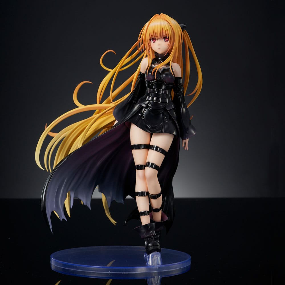 PREORDINE+ 05/2026 To Love-Ru Darkness PVC Statue 1/6 Golden Darkness Black Trance Version 20 cm