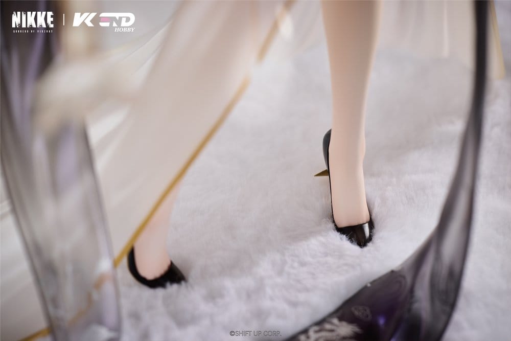 PREORDINE+ 08/2027 Goddess of Victory: Nikke PVC Figure 1/4 Crown: Glorious Flower 38 cm